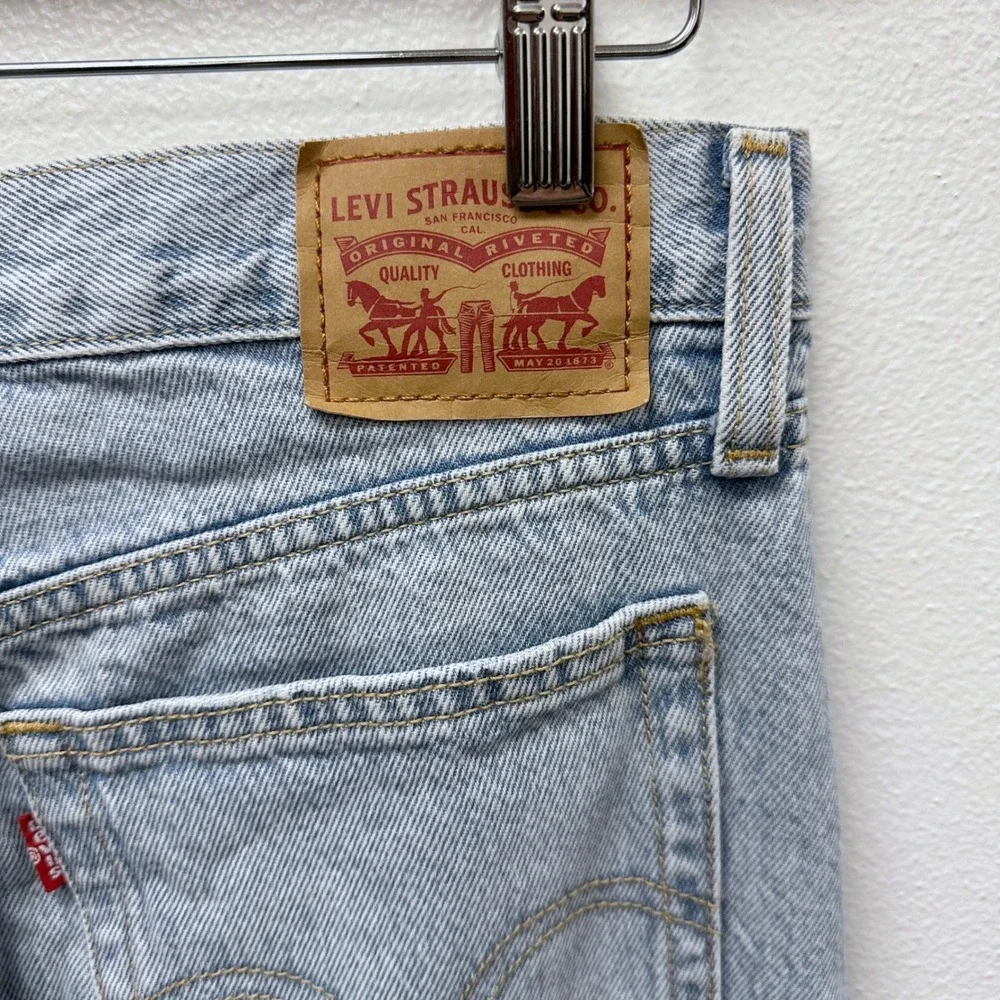 Levi's Distressed Wedgie Straight Ankle Jeans Light Wash Button‎ Fly Size 29x26